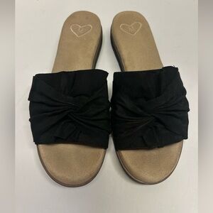 Madeline Whimsical Slide Sandal Womens‎ Size 8 Lots of Memory Foam For Comfort